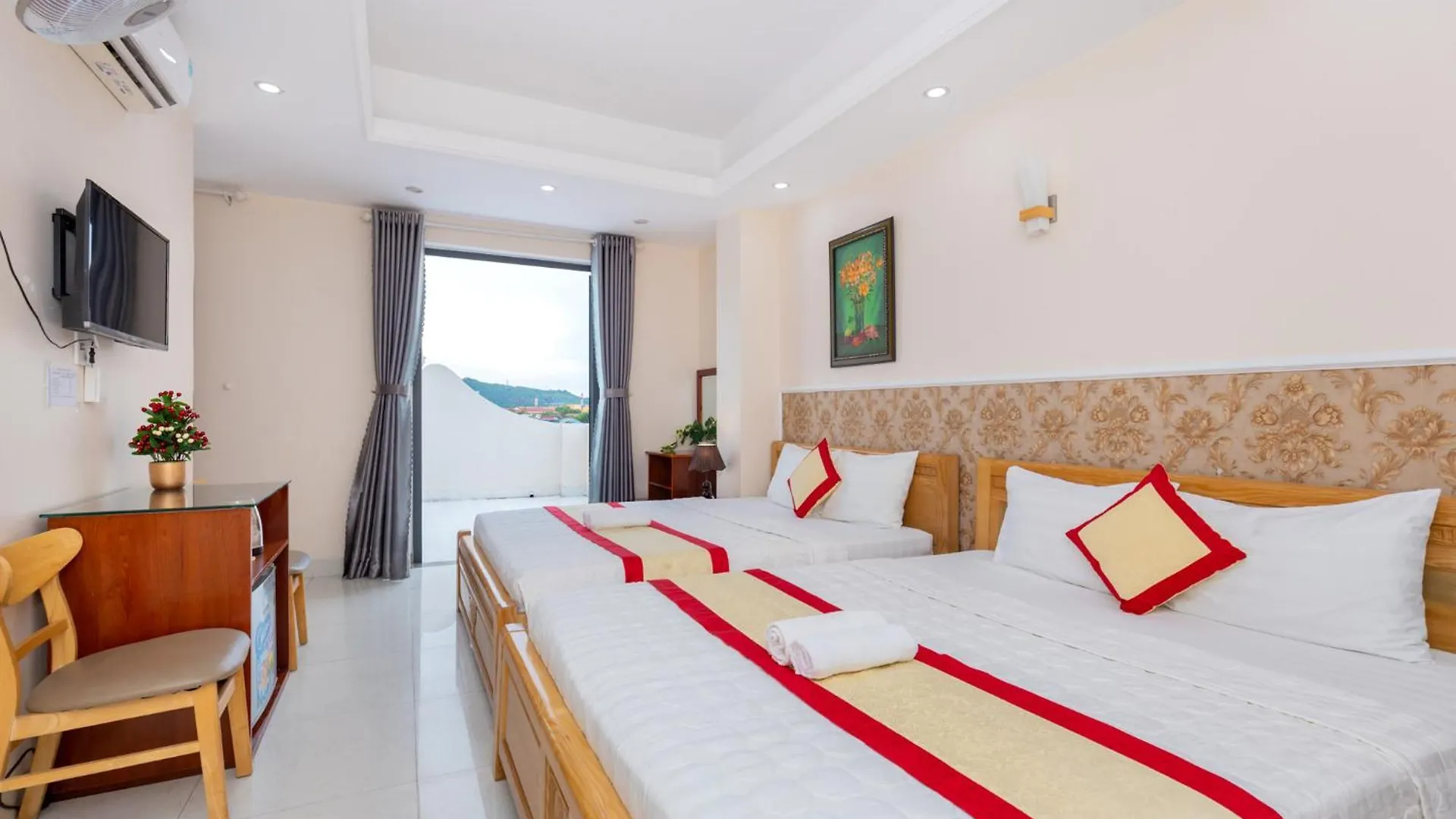 Bien Vang Vung Tau Hotel 2*,
